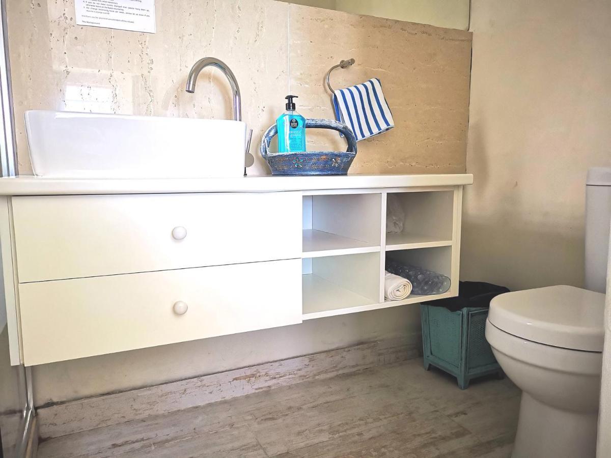 Rachawadee Accomodation​ & Health Spa Simonʼs Town Esterno foto