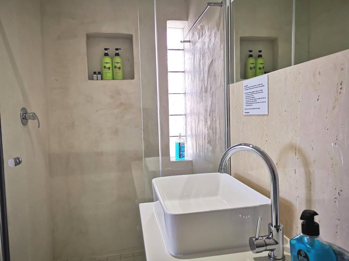 Rachawadee Accomodation​ & Health Spa Simonʼs Town Esterno foto